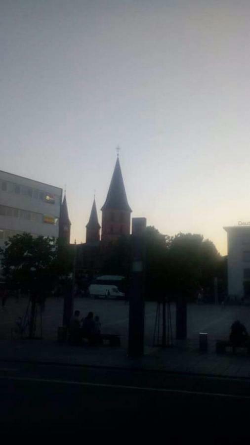 Zimmer In Kaiserslautern Exterior photo